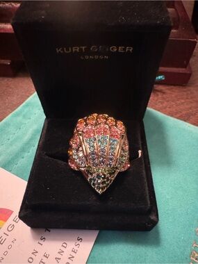 Kurt Geiger Gold-Tone Multicolor Crystal Stone Eagle Head Ring Size 7